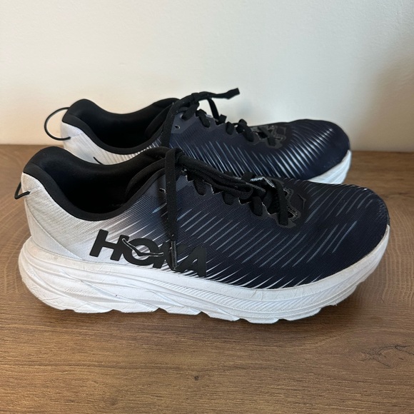 Hoka One One Women's Rincon 3 Black/White Running Shoes - Size 8.5 Wide